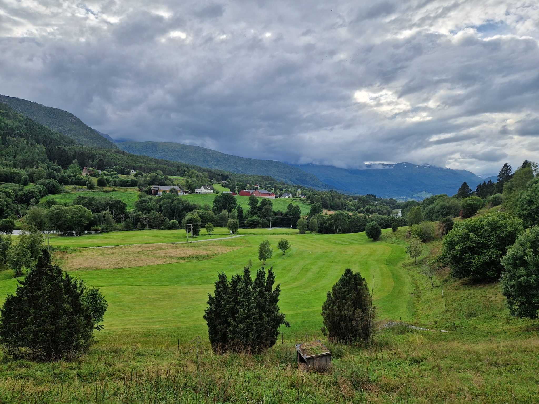 Stenging av drivingrange og bane